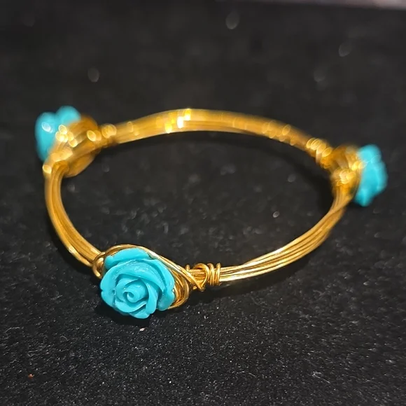 Source Unknown Gold-Tone Wire Bangle with Turquoise Rose Accents - Picture 2 of 5